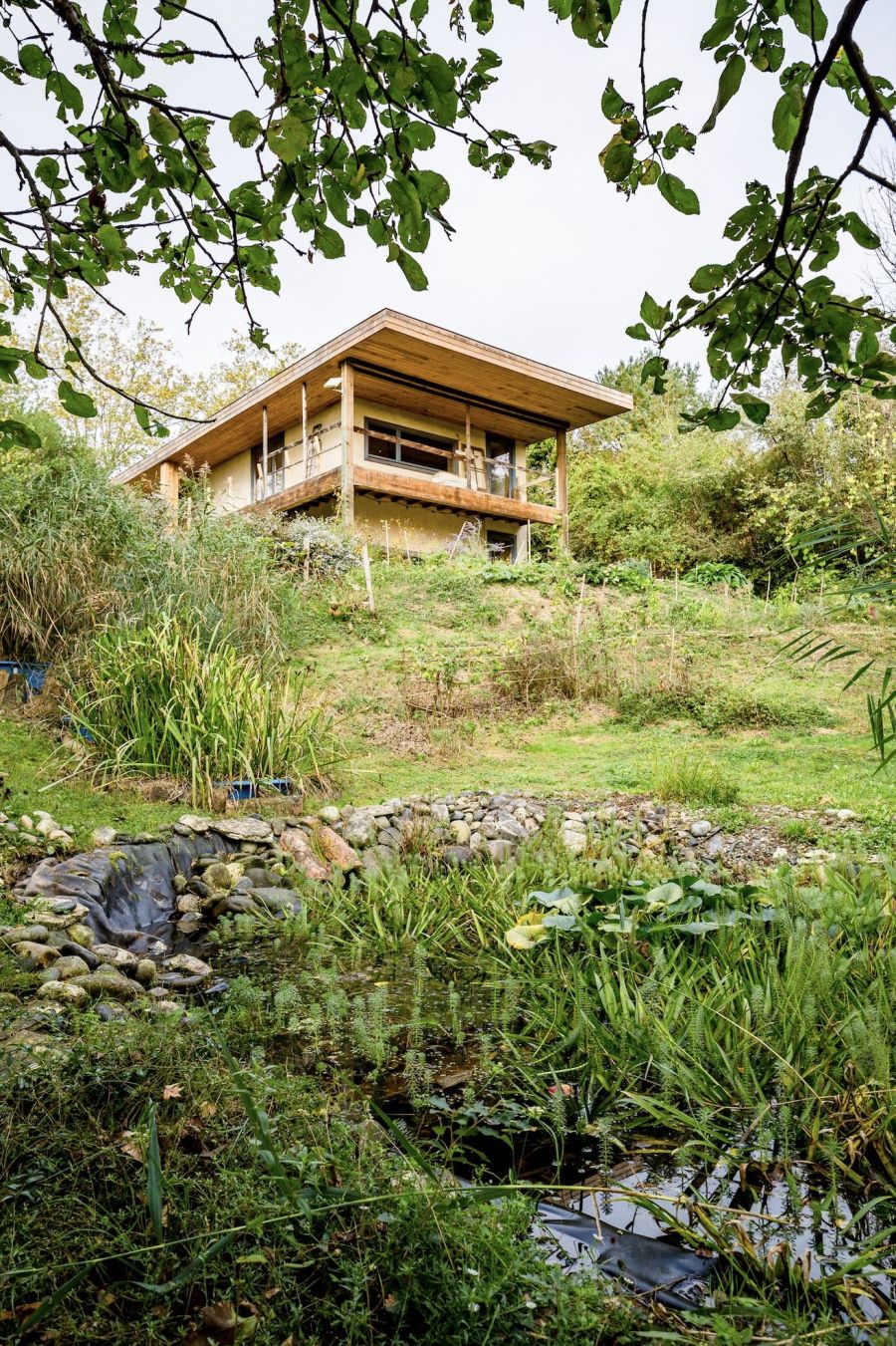 Maison neuve intégrée dans la pente Carole Halais architecte