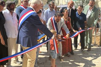 Inauguration de la place de la République par les élus