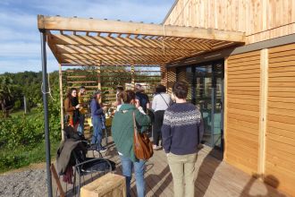 Visite d'une maison bioclimatique neuve par Cosma architecture