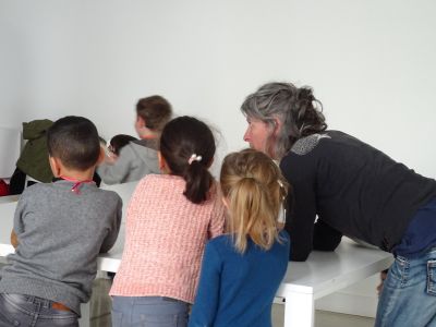 Atelier "Architectures, formes et volumes" adapté aux élèves de maternelle.