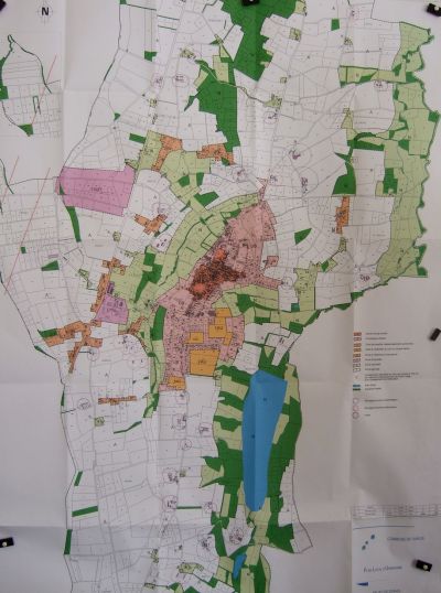 Photo d'une carte de zonage PLU