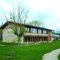 Vue d'ensemble de l'éco-centre Pierre et Terre